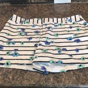 Elle Shorts/ Black/White with Blue Flowers